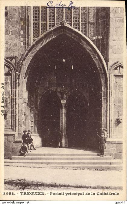 CPA Treguier Portail Principal de la Cathedrale