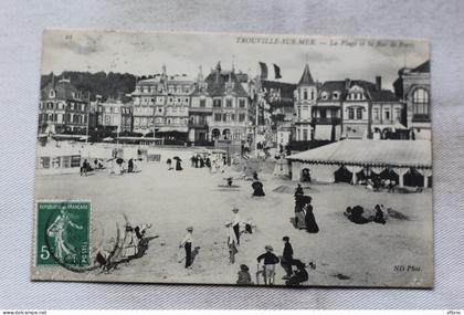 Trouville sur mer, la plage et la rue de Paris, Calvados 14