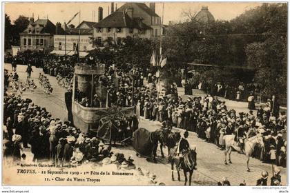 CPA TROYES Char du Vieux TROYES (723500)