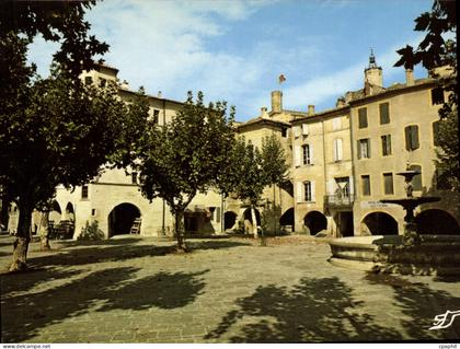 CPSM Uzes Un Aspect Caracteristique De La Place Aux Herbes