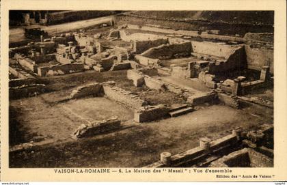 CPA Vaison La Romaine La Maison des Messii Vue d ensemble Edition des Amis de vaison