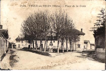 Vaux en Velin - Place de la Croix - CPA