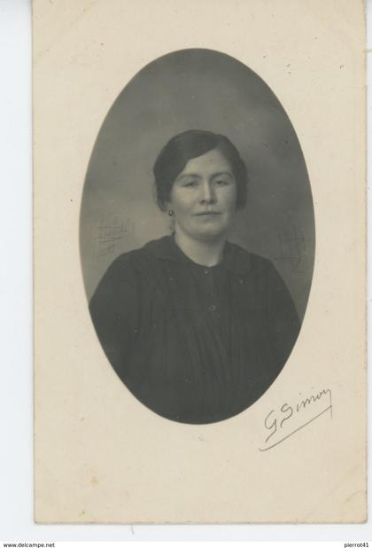 VENDOME - Belle carte photo portrait jeune femme -Vraisemblablement Photo SIMON rue d'Angleterre à VENDOME