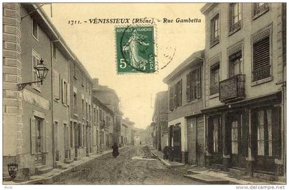 CPA(69)      VENISSIEUX rue gambetta