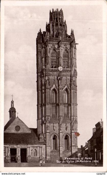 CPA Verneuil Sur Avre Tour de l'Eglise Ste Madeleine