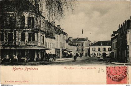 CPA VIC-BIGORRE Place Gambetta (414951)