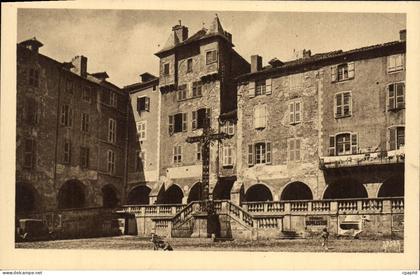 CPA Villefranche De Rouergue place notre dame