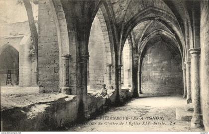 Villeneuve les Avignon CPA Interieur du cloitre de l'eglise