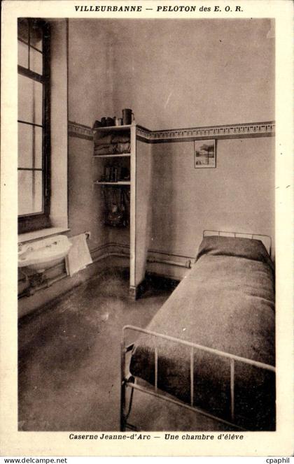 CPA Villeurbanne Peloton des EOR Caserne Jeanne d'arc Une chambre d'eleve Militaria