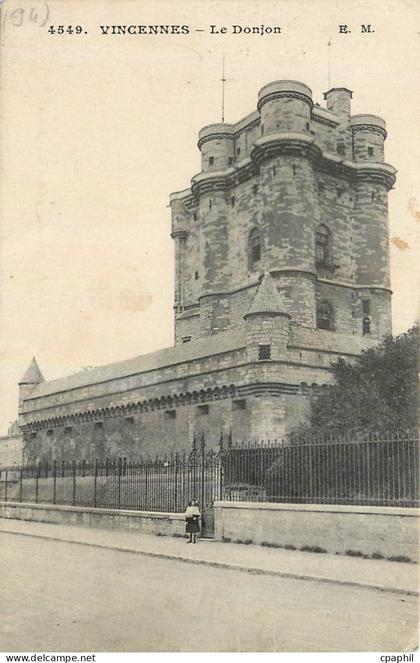 CPA Vincennes Le Donjon