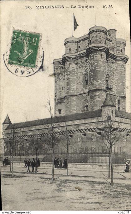 CPA Vincennes Le Donjon