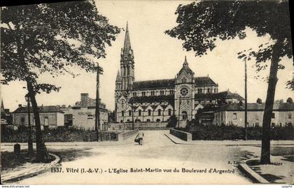 CPA Vitre L Eglise Saint Martin Vue du Boulevard d Argentre