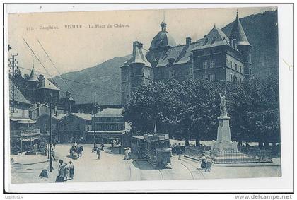 XQ 784 /C P A -VIZILLE  (38)  LA PLACE DU CHATEAU