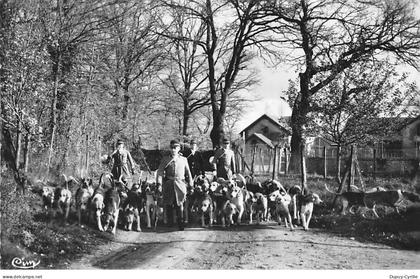 VOUZERON - Equipage Vouzeron Sologne - Sortie du Chenil - très bon état