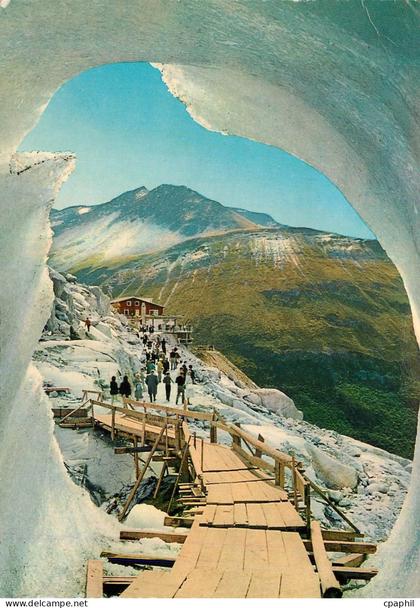 CPM Wallis vue de la grotte du glacier du rhone