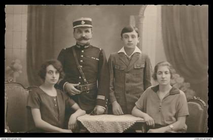 * Cp Photo - JULES SCHMIDLIN à WITTENHEIM - Douanier Français avec sa Femme et ses enfants - Contrôleur Principal - 1926