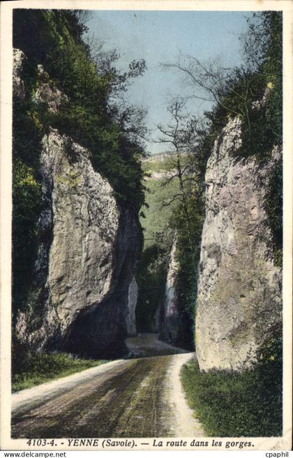 CPA Yenne Savoie La Route dans les gorges