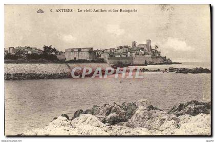 CPA Antibes Le vieil Antibes et les Remparts