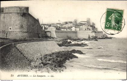 CPA Antibes Les Remparts