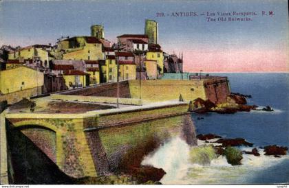 CPA Antibes Les Vieux Remparts