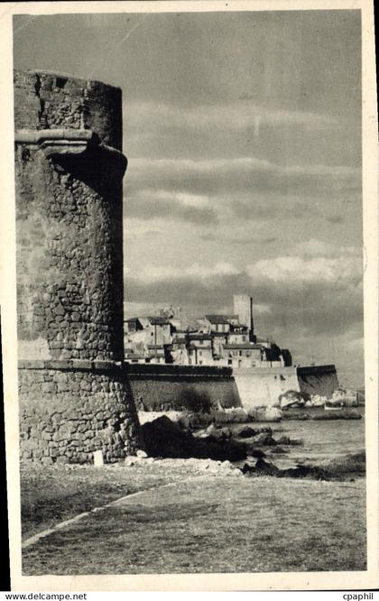 CPA Antibes Les Vieux Remparts