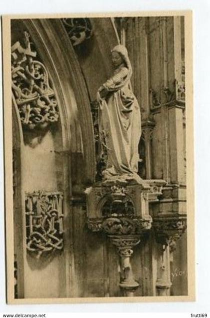 AK 052624 FRANCE - Bourg - Église de Brou - Statuette du Tombeau de Marguerite d'Austriche