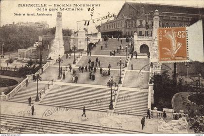 CPA Marseille Gare Et Escalier Monumental de la gare St Charles