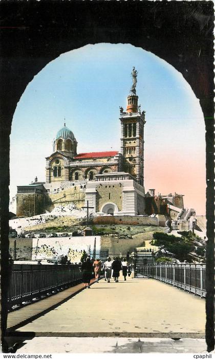 CPA Le Littoral Mediteranneen Basilique Notre Dame de la Garde