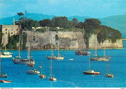 CPM Martinique Fort-de-France Plaisanciers devant le Fort St-Louis Bateaux