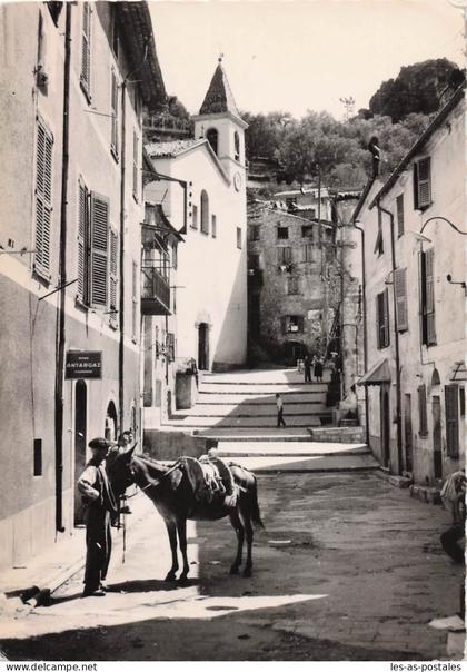 6 GILLETTE VIEILLE RUE LA PARA ET L EGLISE