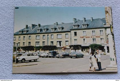 Cpm, Carignan, place de la Fontaine, Ardennes 08