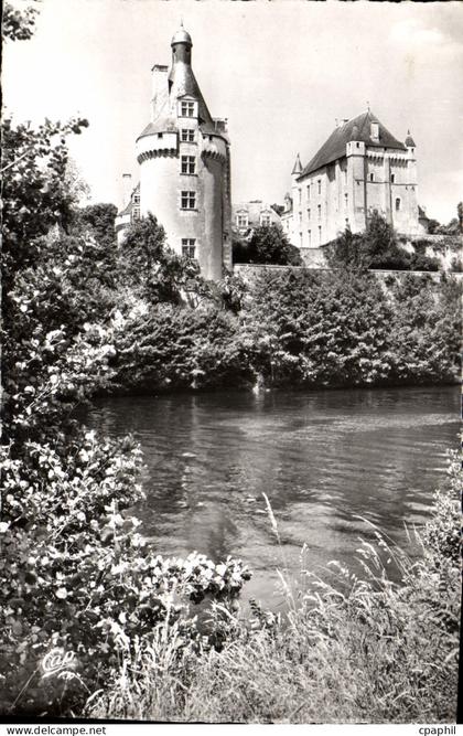 CPA Bonnes le Chateau de Touffou entre Chatellerault et Chauvigny