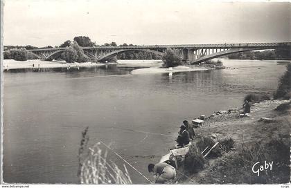 CPSM Saint-Thibault-Saint-Satur Le Pont sur la Loire