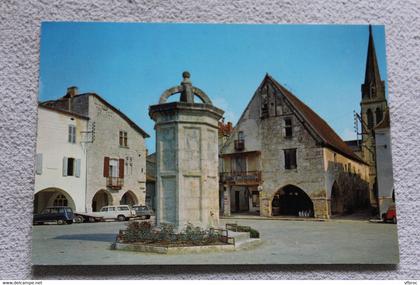 A593, Eymet, la place Gambetta, maisons à galeries, Dordogne 24