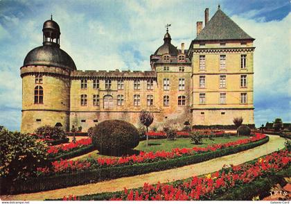 24 HAUTEFORT CHATEAU DE HAUTEFORT