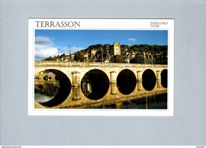 Terrasson-la-Villedieu (24) : Le pont neuf sur la Vézère