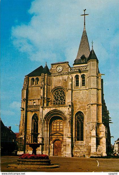 CPM Le Neubourg (Eure) L'Eglise