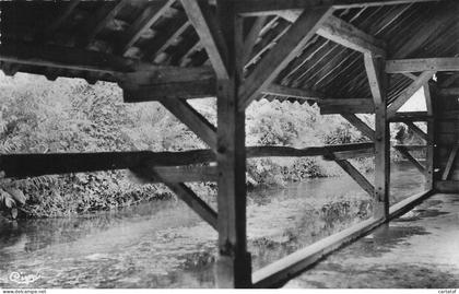 ARNIERES sur ITON . Le Lavoir