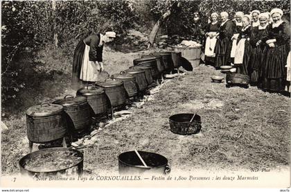 CPA Cournouailles Festine 1800 Personnes Les Douze Marmites Folklore (1392682)