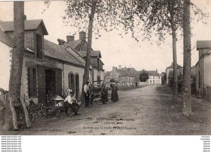C P A   44 -    SAINT  JULIEN DE VOUVANTES - arrivée par la route du petit auverné