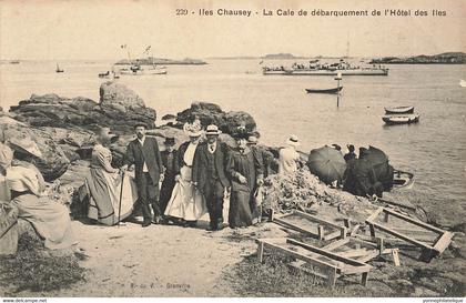 50 - MANCHE - ILES CHAUSSEY - la cale de débarquement de l'hôtel des Iles (10147)