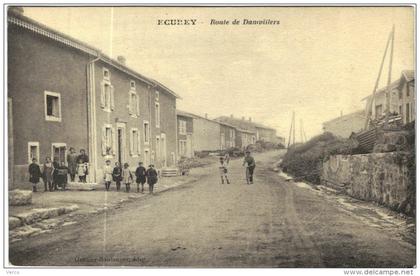 Carte Postale Ancienne de ECUREY-route de Damvillers