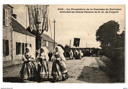 CPA La procession de la paroisse de kerlouan (193053)