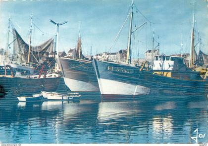 CPSM Etel (Morbihan) Bateaux dans le port