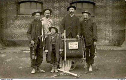 FRANCE - Carte postale photo de Mineurs des Mines de Bruay - L 105326