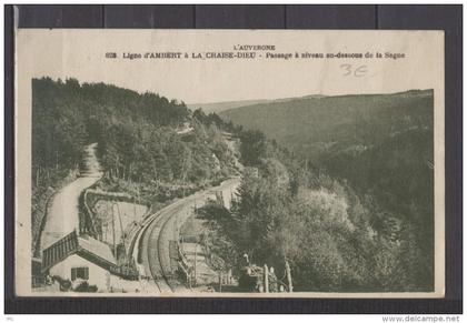 63 - L'Auvergne - Ligne d'Ambert à la Chaise Dieu - Passage à Niveau au dessous de la Sagne