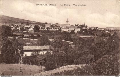 Julienas CPA Le bourg Vue generale