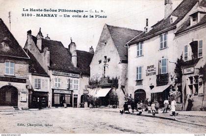 70 / MARNAY / UN COIN DE LA PLACE