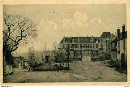 Carte Postale Ancienne - 70 - Montbozon - Le château et rue du pont - CPA - Oblitération de 1946 - Voir Scans Recto-Vers