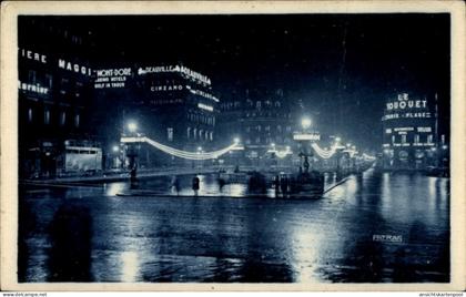 CPA Paris IX, Place et Avenue de l'Opera, bei Nacht